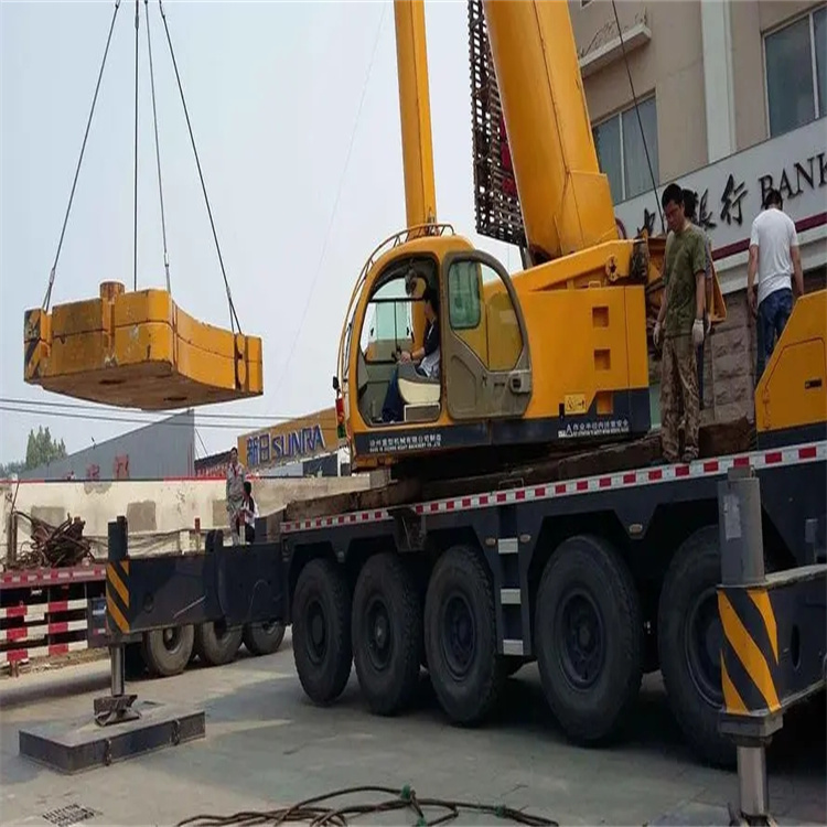 崖城镇当地吊车出租|机器吊装|75吨|工厂搬迁服务